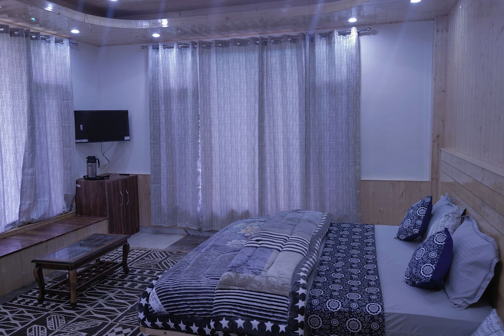 Manali Villa | Wander Vale | Group-Friendly Villa with Scenic Views & Private Bathrooms