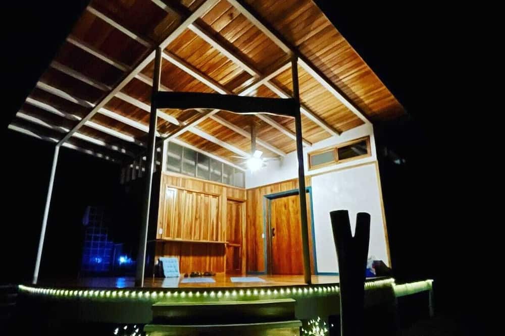 Cahuita Cabin | HAPPINESS IN THE JUNGLE