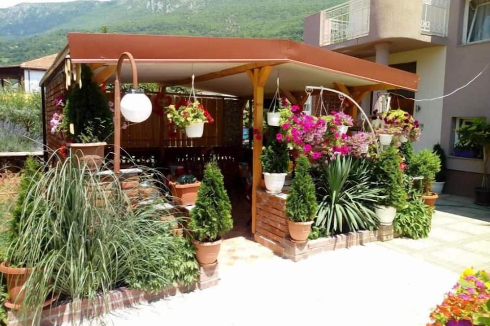 Pestani Apartment | Lile Pestani Junior Suite with Garden View