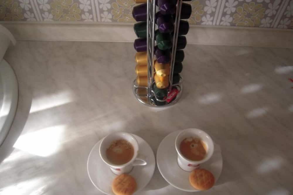 Pestani Apartment | Lile Pestani Double Room with Balcony