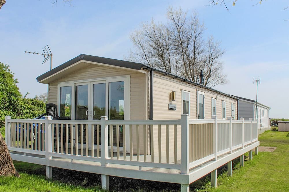 New Romney House | Introducing the Willerby Expression, a premium 3-bedroom caravan designed for comfort and style.