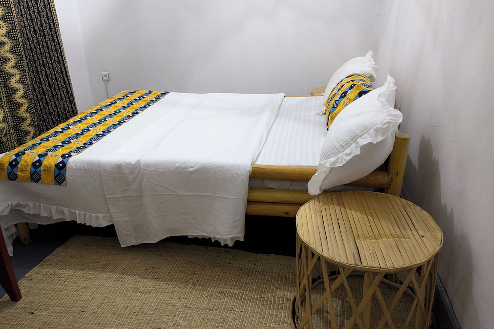 Ruhondo Apartment | VIP ROOM located in Lake views and volcanos view