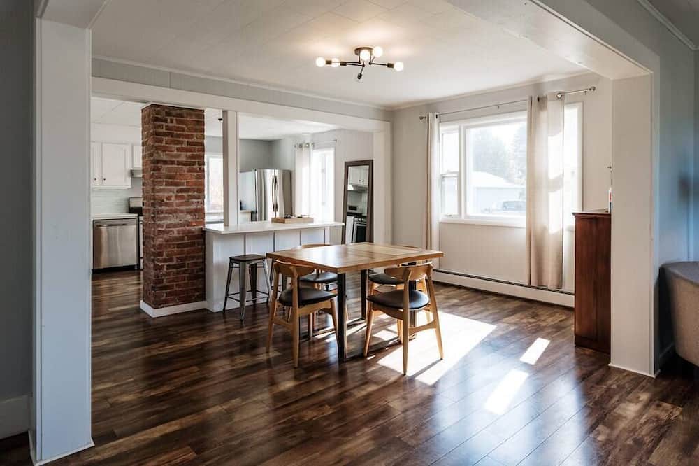 Calumet House | The One on Main - 3 BR House