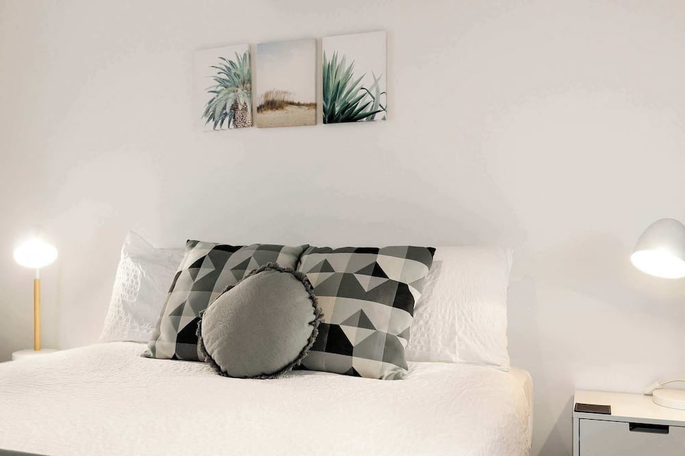 Busselton Bed & Breakfast | Hamelin Bay Room - 4 @ Observatory Guesthouse