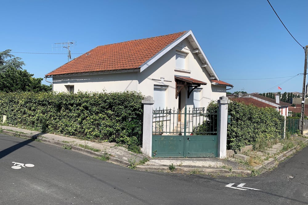 Cognac House | Cognac - Quiet residential area - 620 m2 wooded plot,