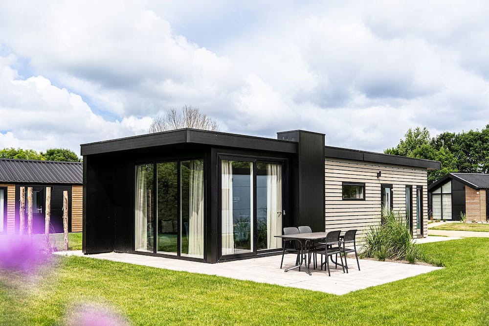 Vleteren Ski Chalet | Modern Lakeside Chalet, 2BR , Garden Views , Peaceful Escape