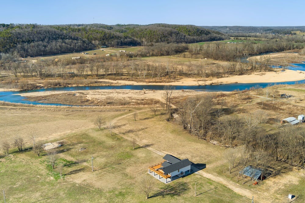 Noel House | Elk View-Access Elk River-Rural Acreage-Huge Patio