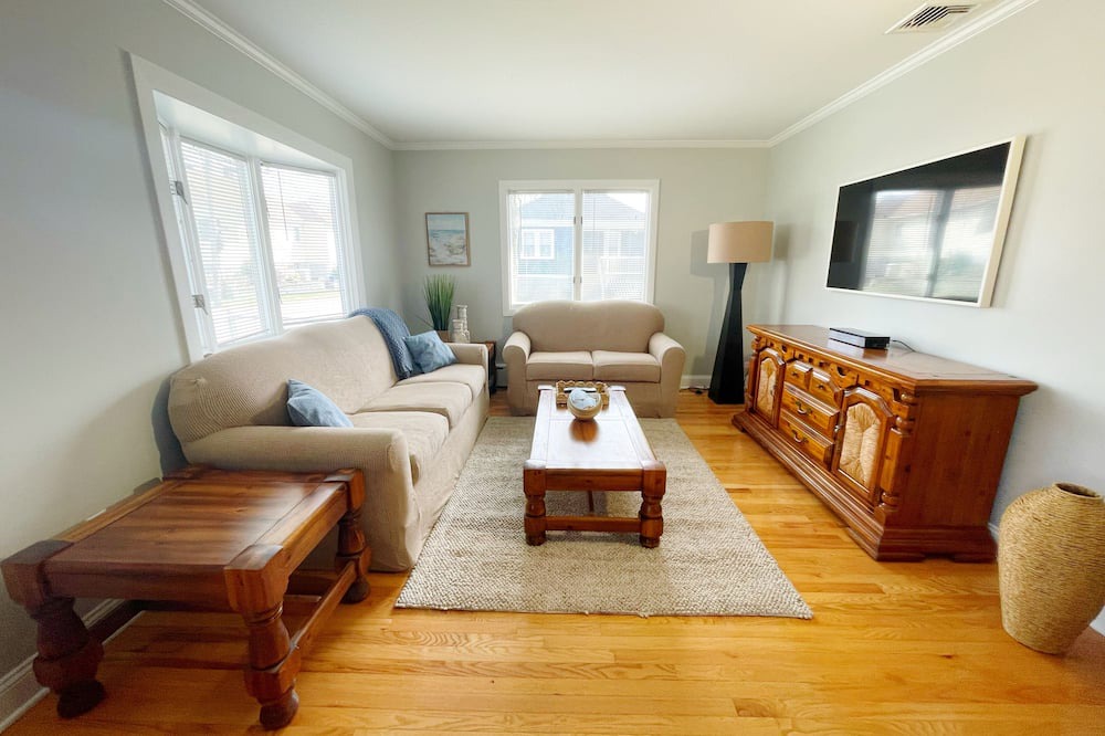 Bristol House | Coastal&Historic Charm - Short Walk to the Heart of Bristol and local favorites!