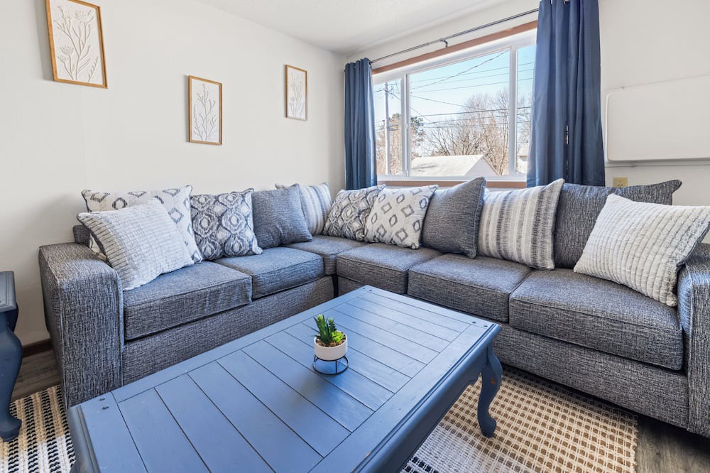 St. Cloud Apartment | Spacious 3-bedroom apartment with WiFi, AC in wonderful St. Cloud