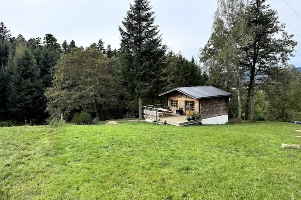 Entre-deux-Eaux Ski Chalet | Chalet in the heart of nature