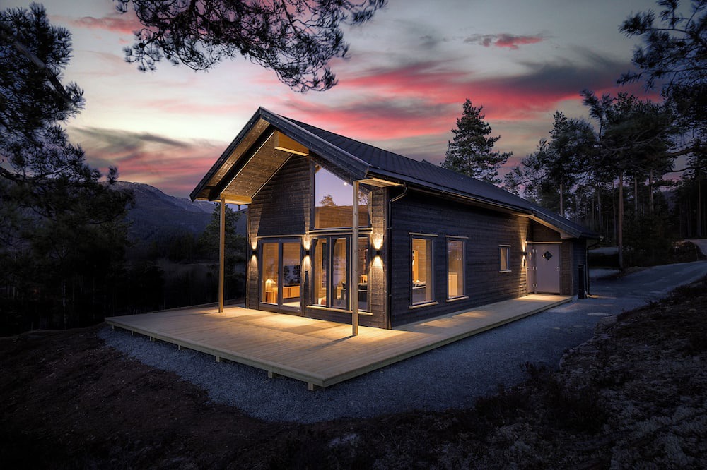 Kviteseid House | This house has a beautiful and unique location on the edge of Lake Vråvatn and gives you the feeling of 'coming home'.