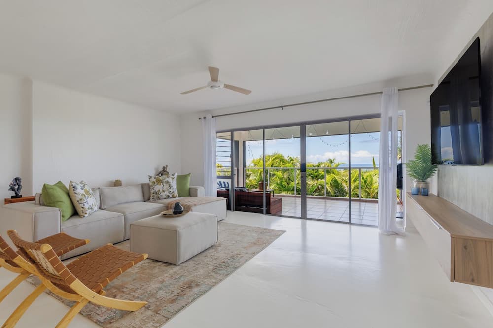 Ballito Apartment | Sea View Sanctuary in Ballito | Pool and Comfort