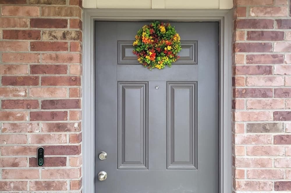 Conroe House | 3-bedroom house in marvelous Conroe with AC, fitness room, WiFi