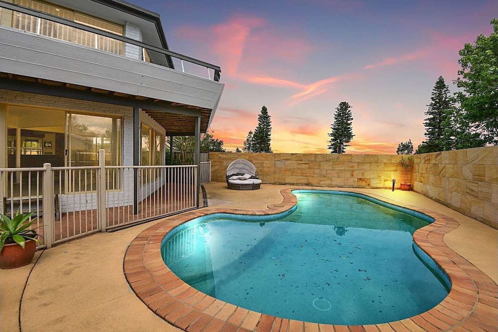 The Entrance North House | Sunset Lake House - Perfect combination of comfort and relaxation with beautiful sunset views