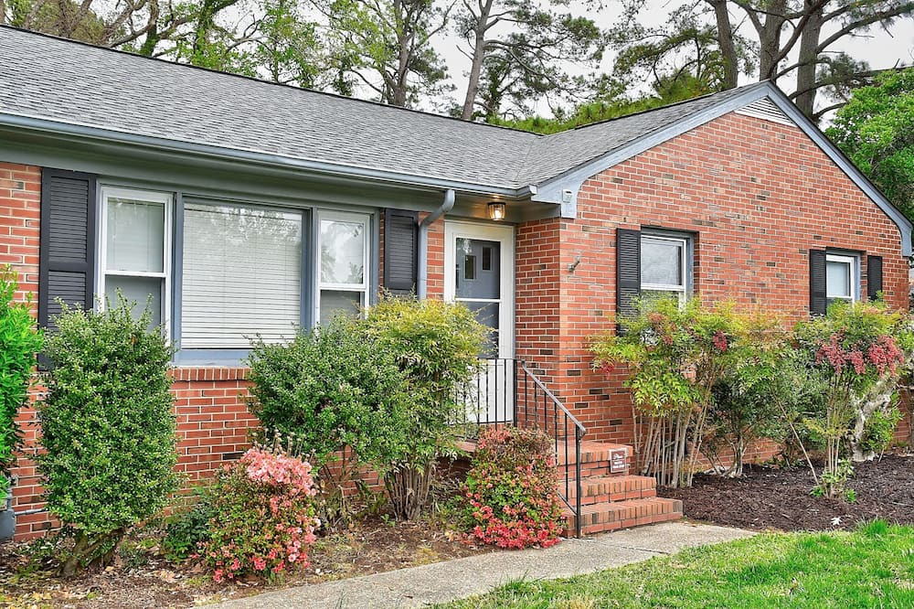 Northeast Virginia Beach House | Perfect location - Close to the Ocean and Bay in Virginia Beach