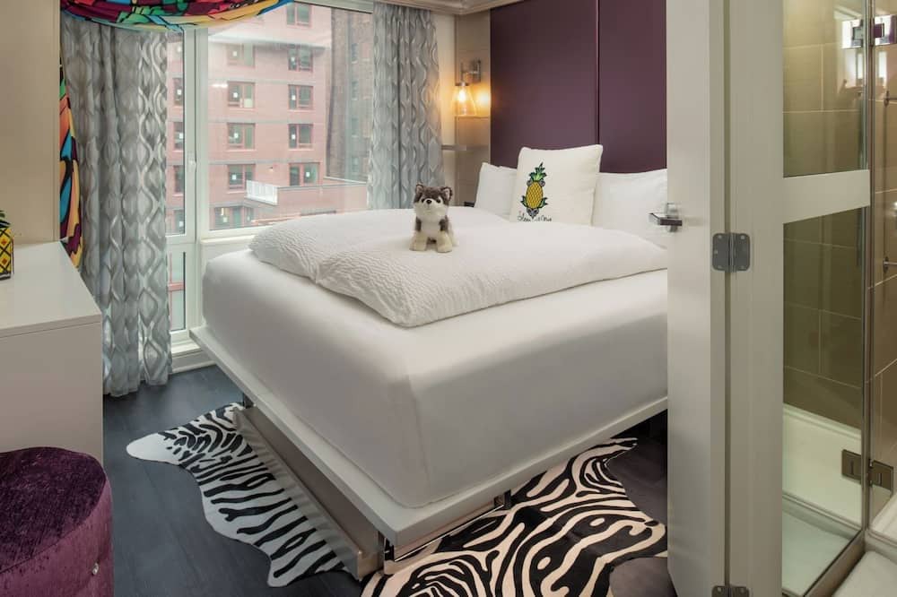 Garment District House | Spacious and Stylish Suite with Artistic Charm, Perfect for Midtown Getaways