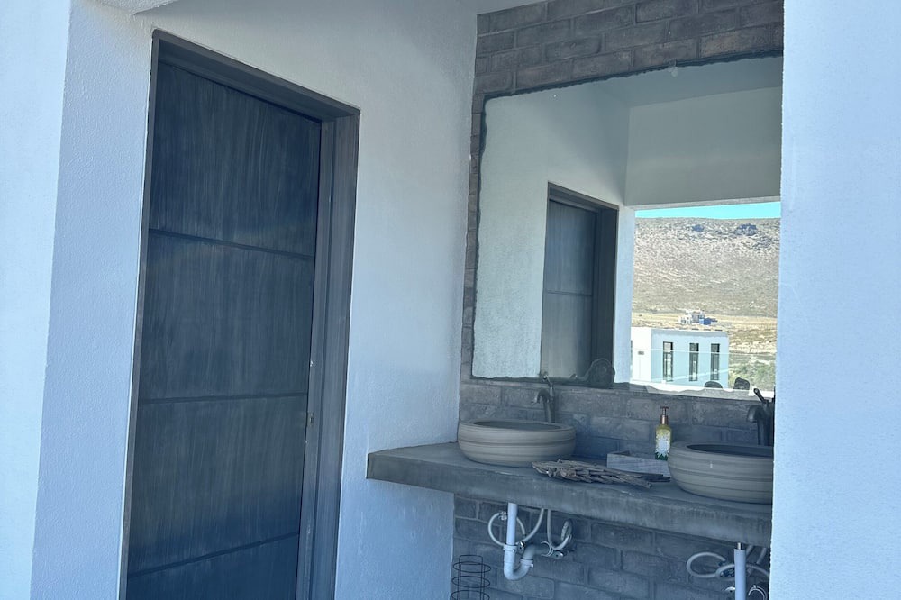 La Salina House | 2-bedroom estate in La Salina, Ensenada with Pool, WiFi, AC. Relax and enjoy