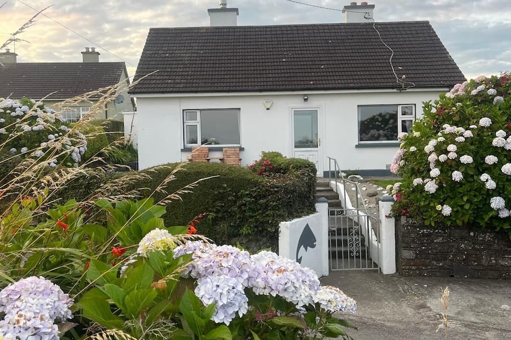 Clonakilty Cottage | Welcoming 3-bedroom cottage with WiFi in Cork