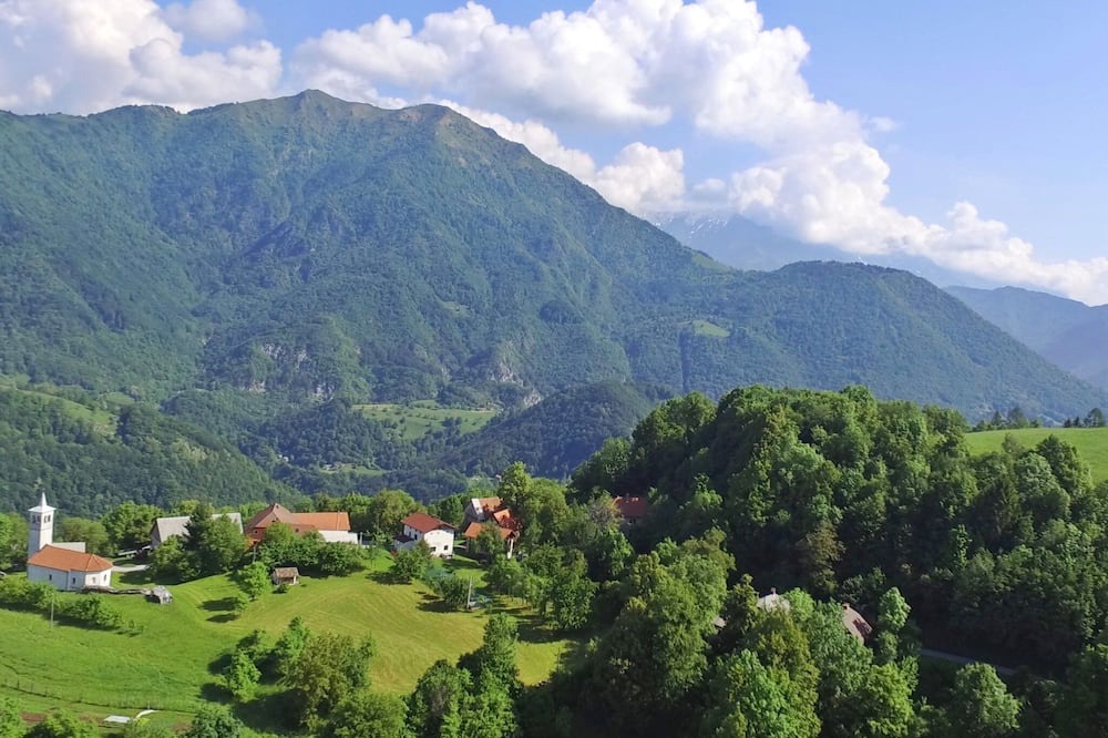 Logarsce Apartment | 2-bedroom guest suite in Logaršče w/Mountain Views near Most na Soči
