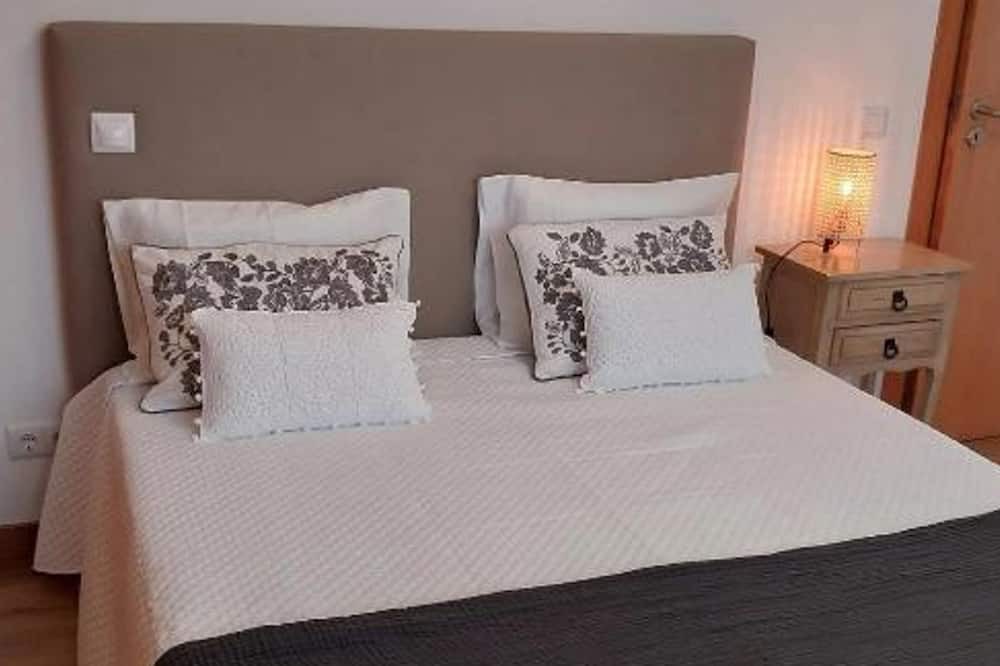 Fatima House | Casa com Alma | Room 3 by LovelyStay
