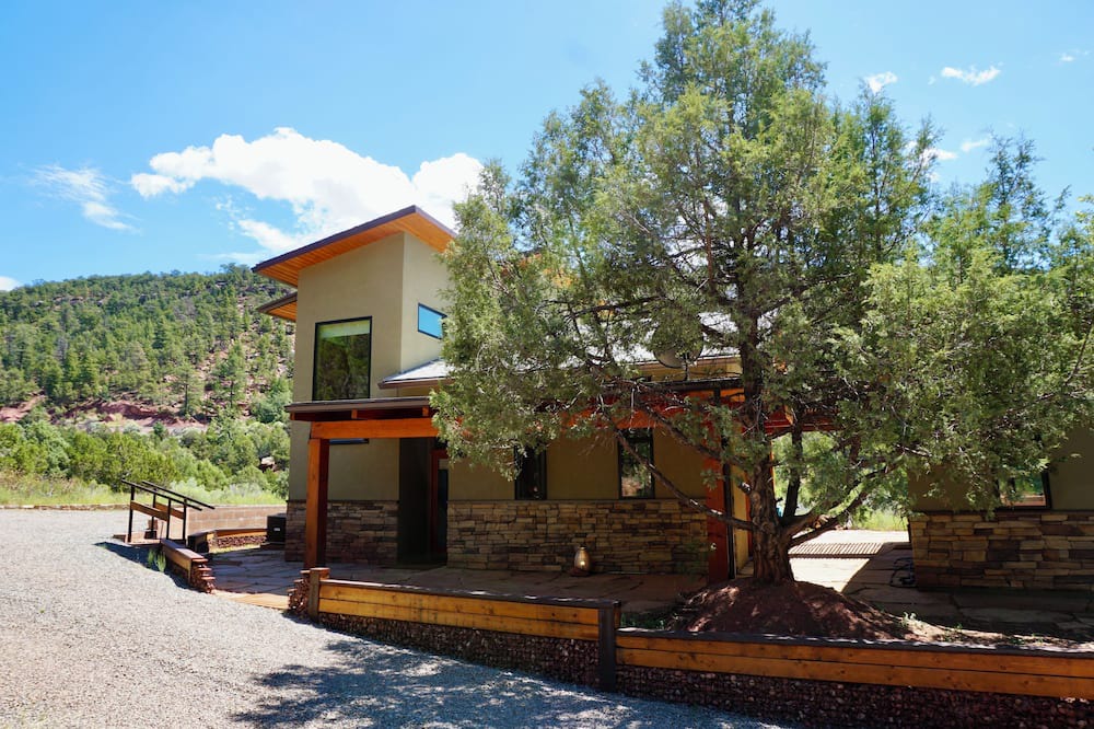 Canoncito Resort | Family/Group Headquarters! NEW Canyon Casita on Scenic 11 Acre Santa Fe Ranch