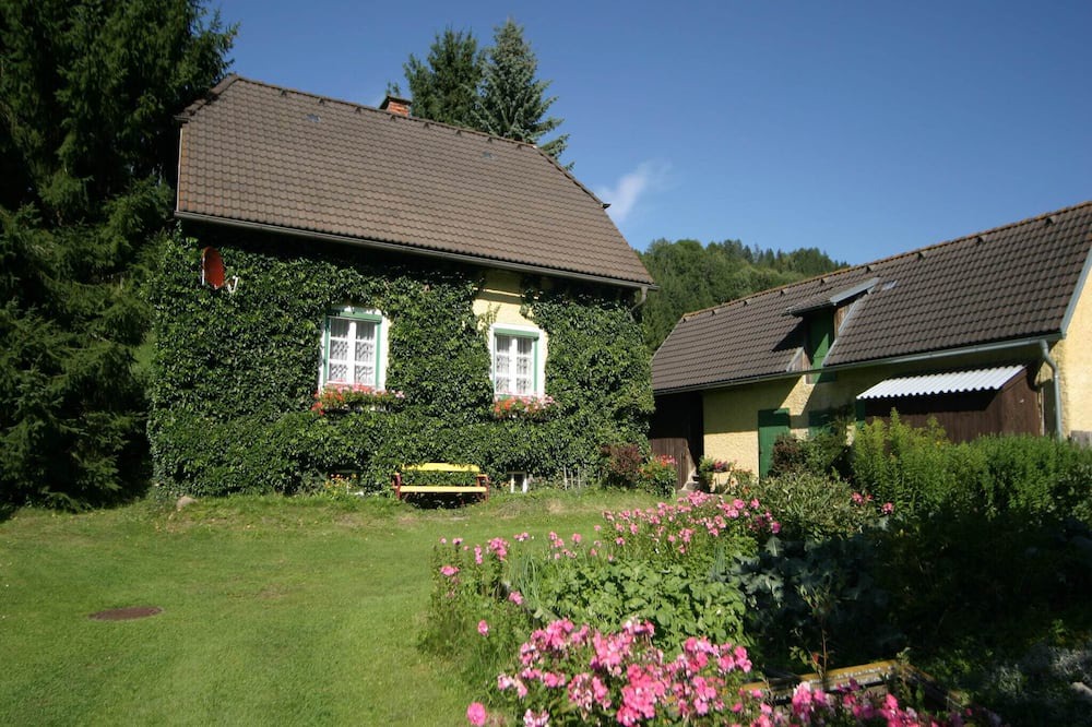 Scheifling House | Holiday Home in Scheifling near Ski Slopes