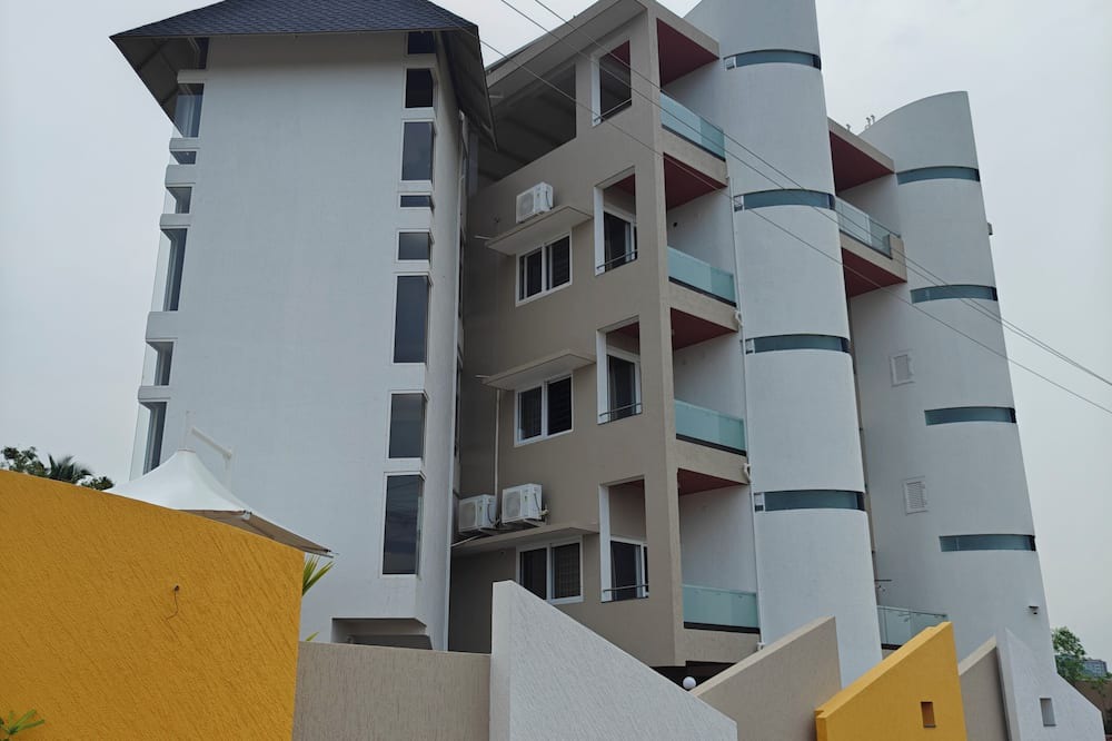 Udupi Apartment | 12-bedroom apartment in superb Manipal with AC, WiFi. Live large