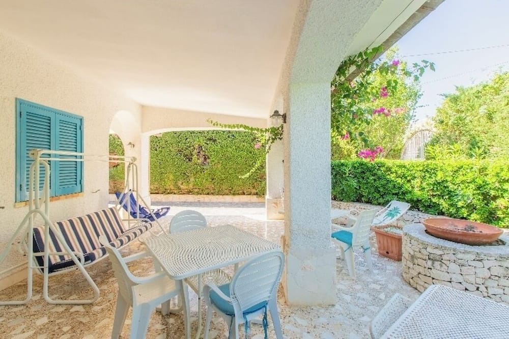 Campomarino di Maruggio Villa | Spacious and equipped villa for a vacation in the beautiful sea of Salento