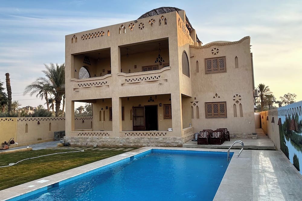 Tunis Village Villa | فيلا جاكرندا تونس Jacaranda Villa Tunis