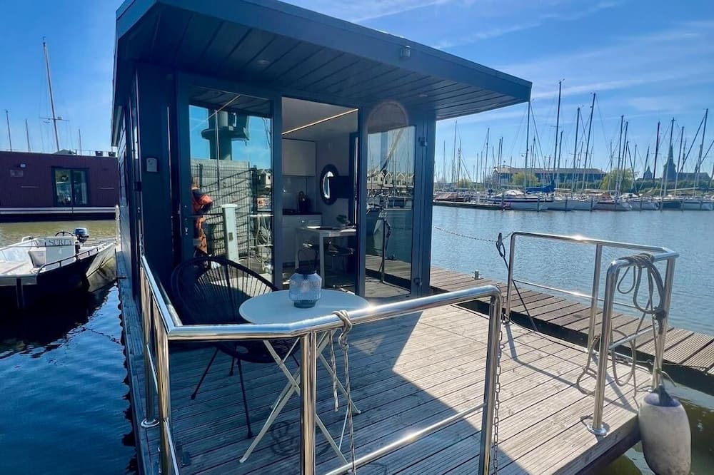 Monnickendam Boat Rental | Havenlodge Eclipse Monnickendam