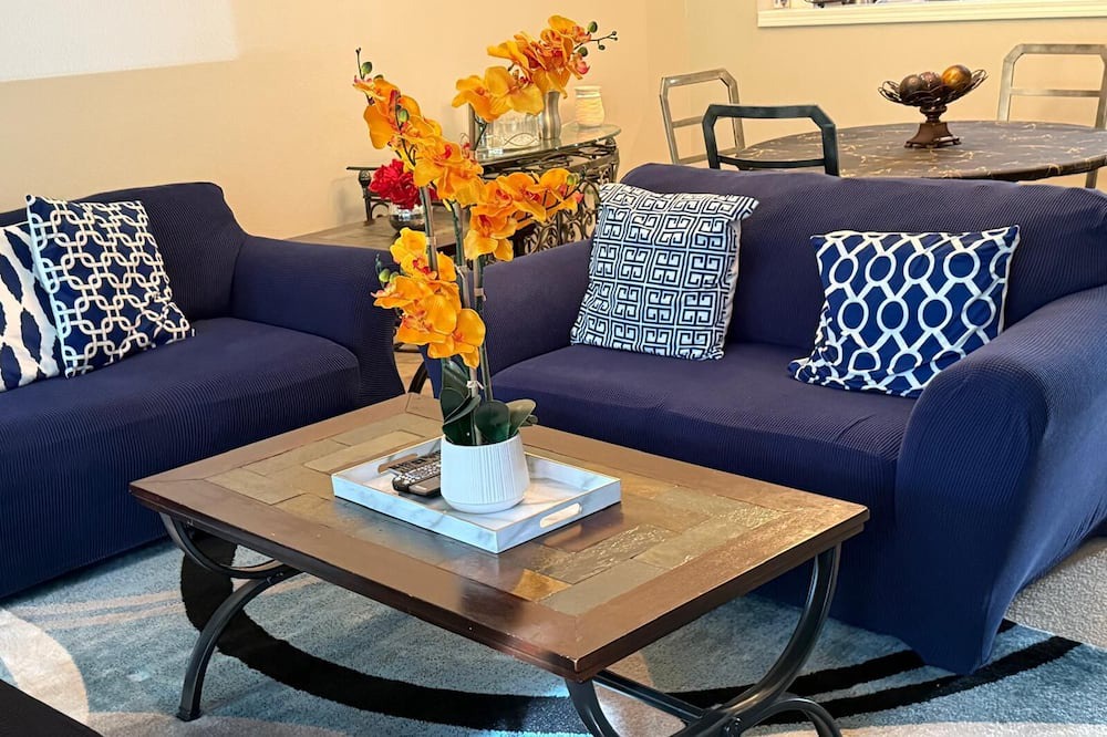 Wesley Chapel House | Charming 2-bedroom townhome in Wesley Chapel with WiFi, AC .