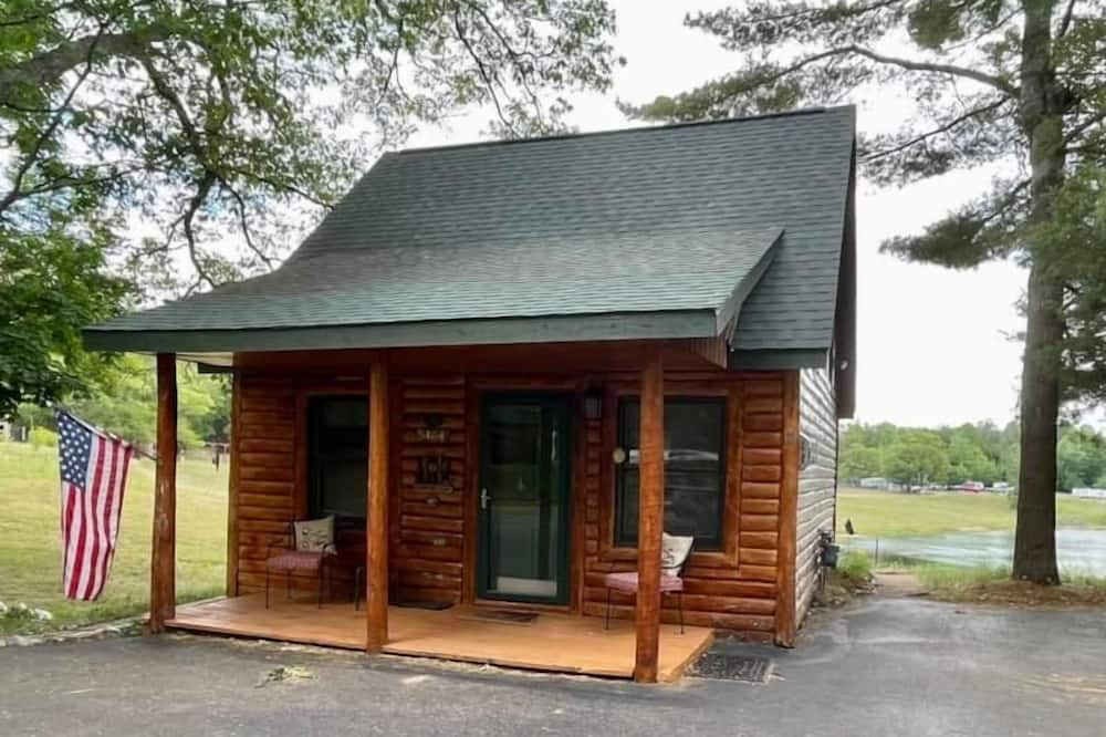 Gaylord House | Cabin 5464 - Pond View Log Cabin in Private Resort