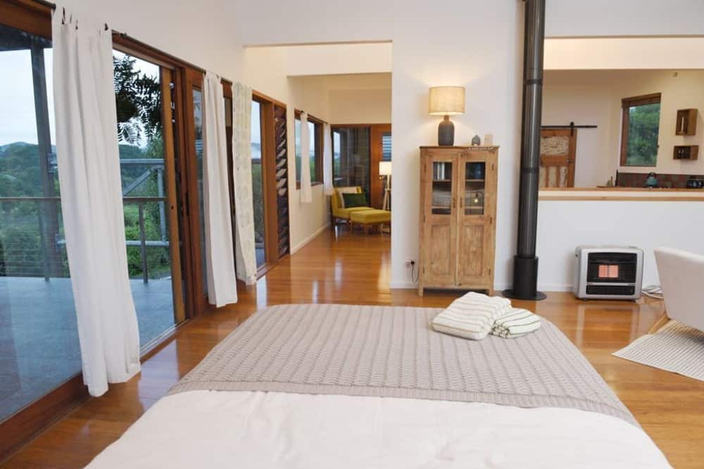 Bellingen Apartment | Rural Studio Retreat with Stunning Mountain Views