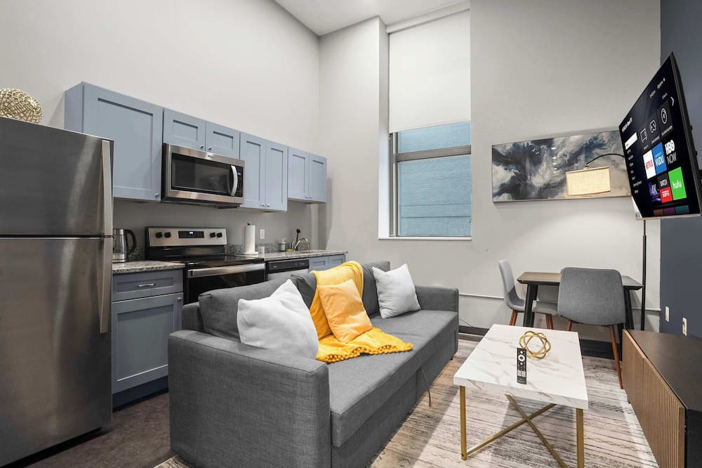 Cultural District Apartment | CozySuites Modern 1BR in Downtown Pitts #3