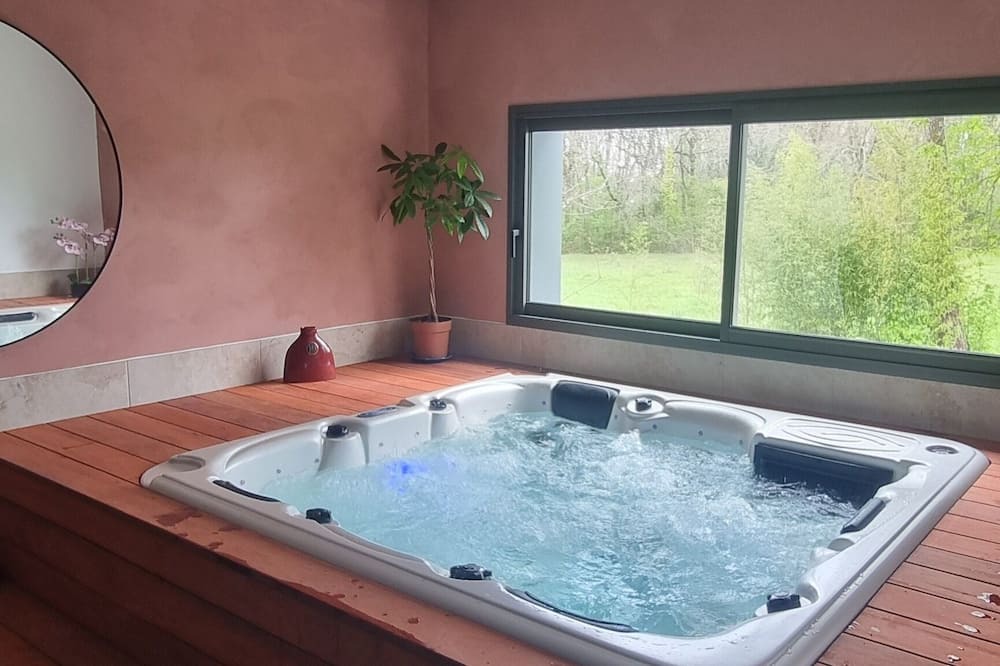 Lauraet House | House in the heart of nature with private pool and indoor Jacuzzi