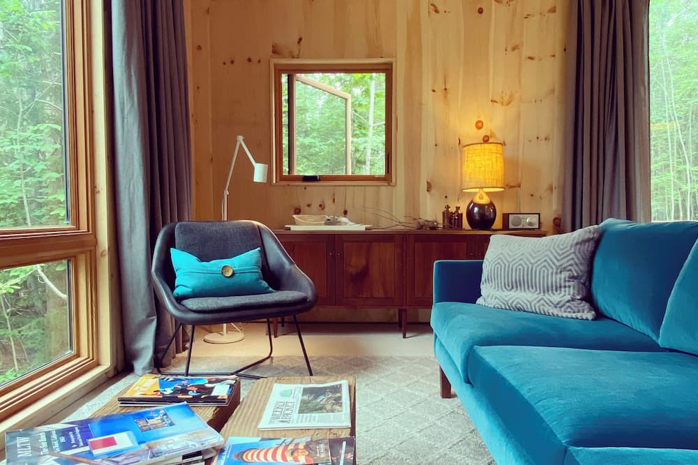 Sedgwick Cabin | The Cabins at Currier Landing Cabin 3: Pine