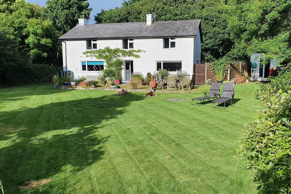 Pentre Berw House | Secluded Family Home in Central Anglesey