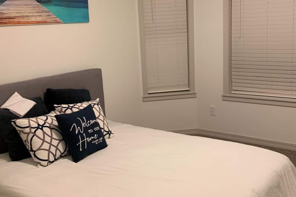 Mohave Valley House | NEW 3-bedroom Home Short term Rental in Mohave Valley near golf courses.