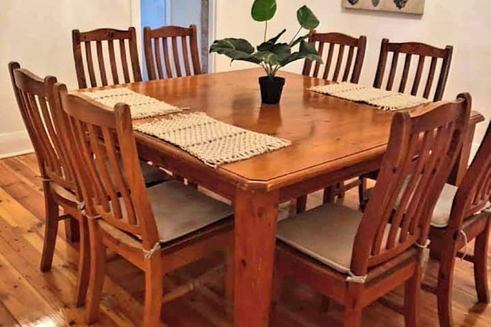 Mundoora House | Large home in quiet Country town in YorkPeninsula -Mundoora