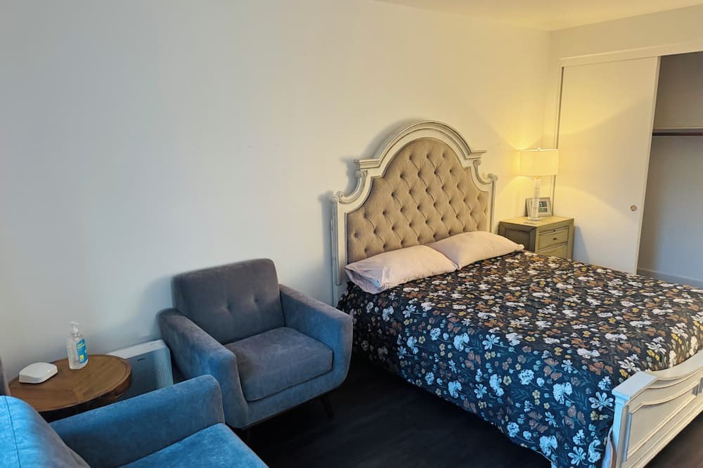 Valley Center House | Charming 1-bedroom in a large house in fabulous Valley Center with WiFi, AC