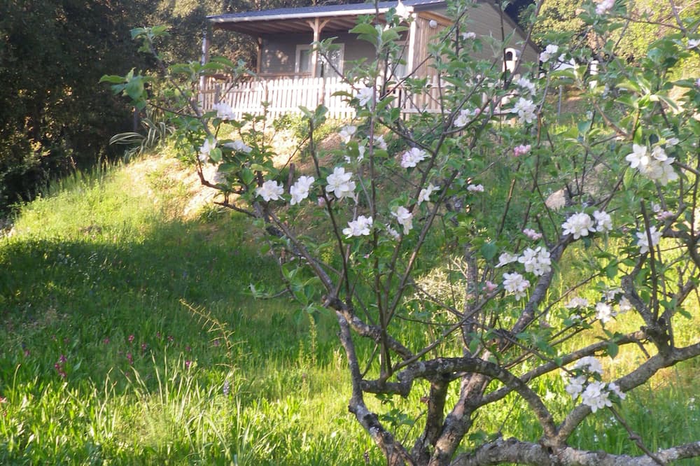 Vico Ski Chalet | Chalet rental in the shade of oak trees on private property 7 minutes from the sea