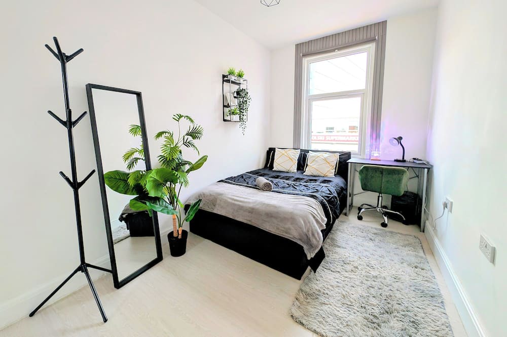 St. Leonard's Apartment | Modern Studio - The Sombrero in Streatham