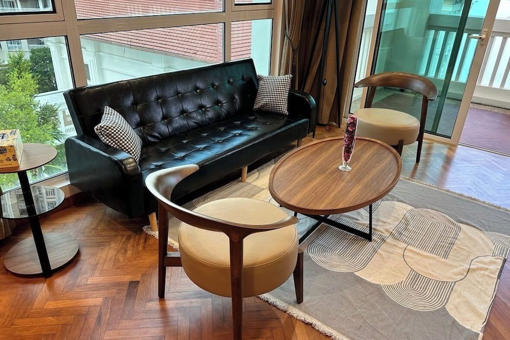 Seri Tanjung Pinang Apartment | Sea view unit in Yacht Marina mall/waking distance to eateries grocery cafepub