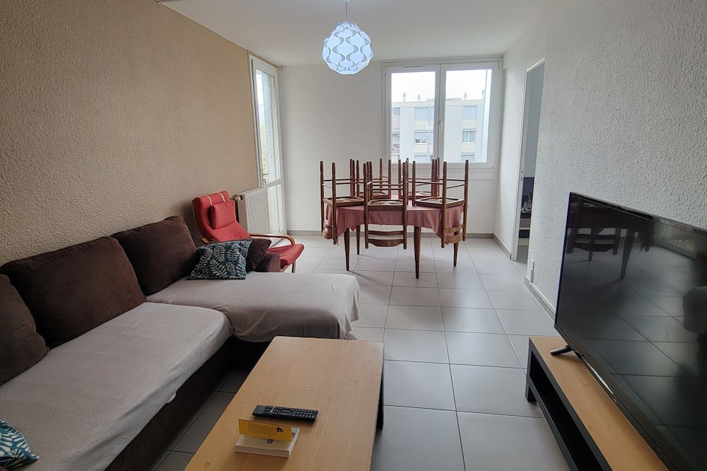 Marignane Apartment | Large T4 apartment 5 minutes from Marseille Provence Airport! Economical and spacious!