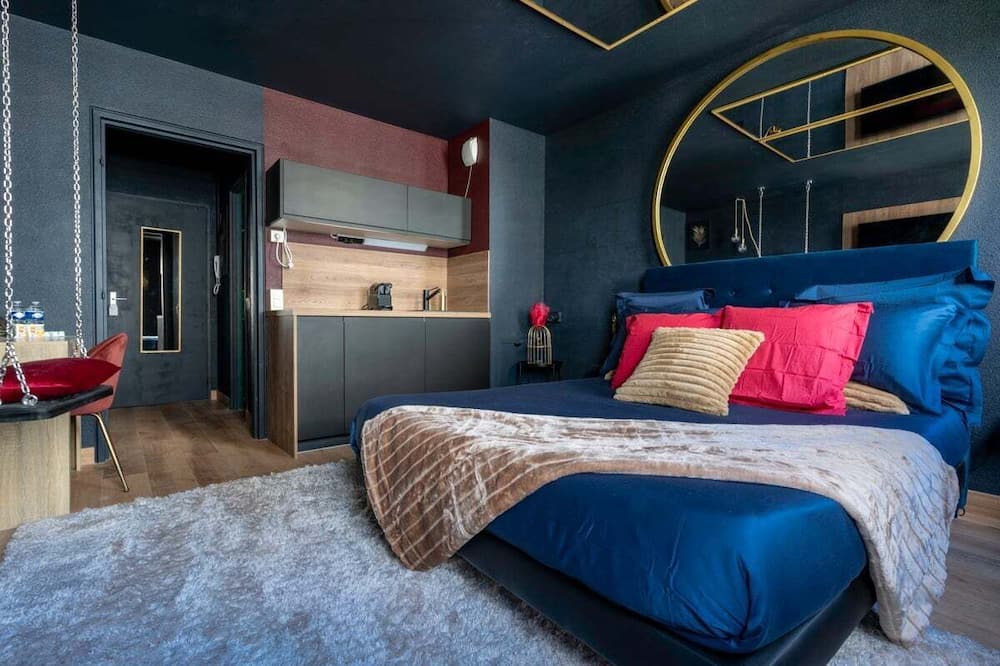 Ile Beaulieu Apartment | Le Beaulieu ~ Love Room ~ Balneo ~ Sparkling wine