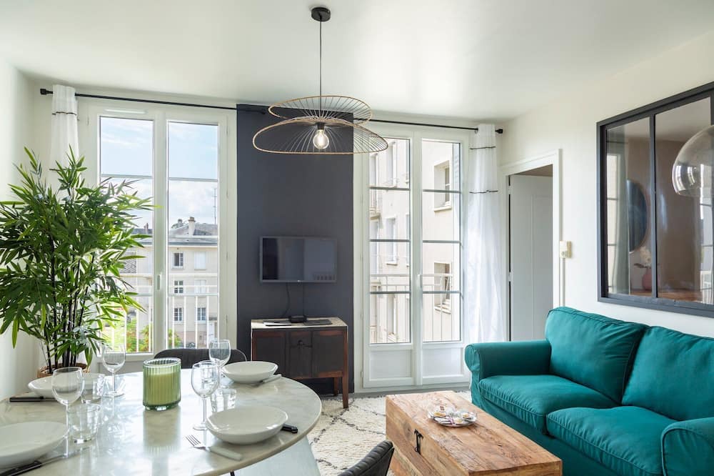 Bourges Apartment | Le Vintage ~ Parking ~ Autonomous Arrival