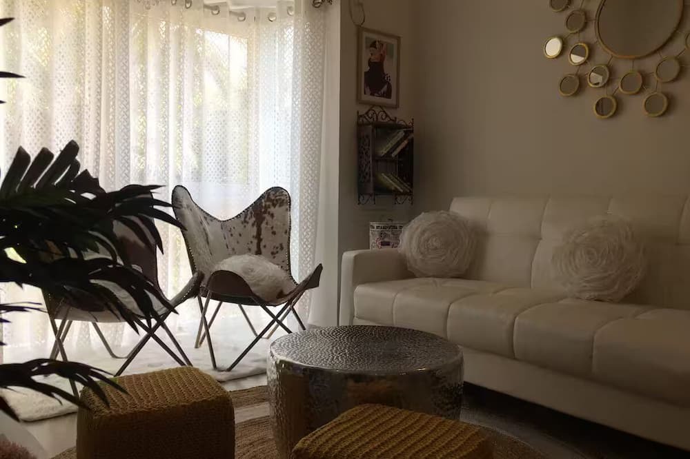 Siolim Apartment | Shalom 2 :Luxe1Bhk/5mins drive to Thalassa/Pool