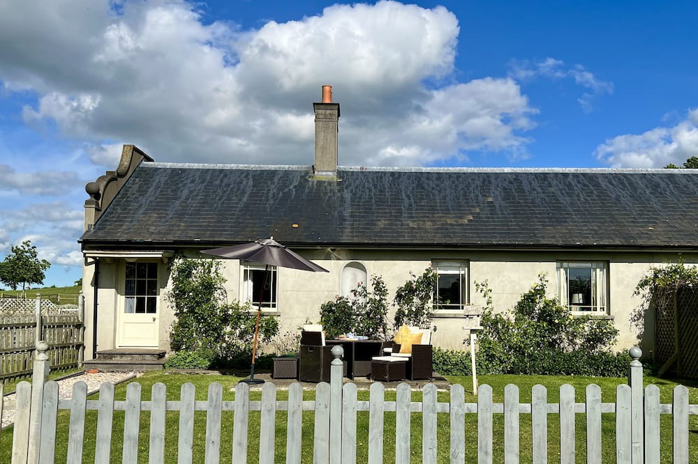 Mappowder Cottage | Maple Cottage - sleeps 4 guests in 2 bedrooms