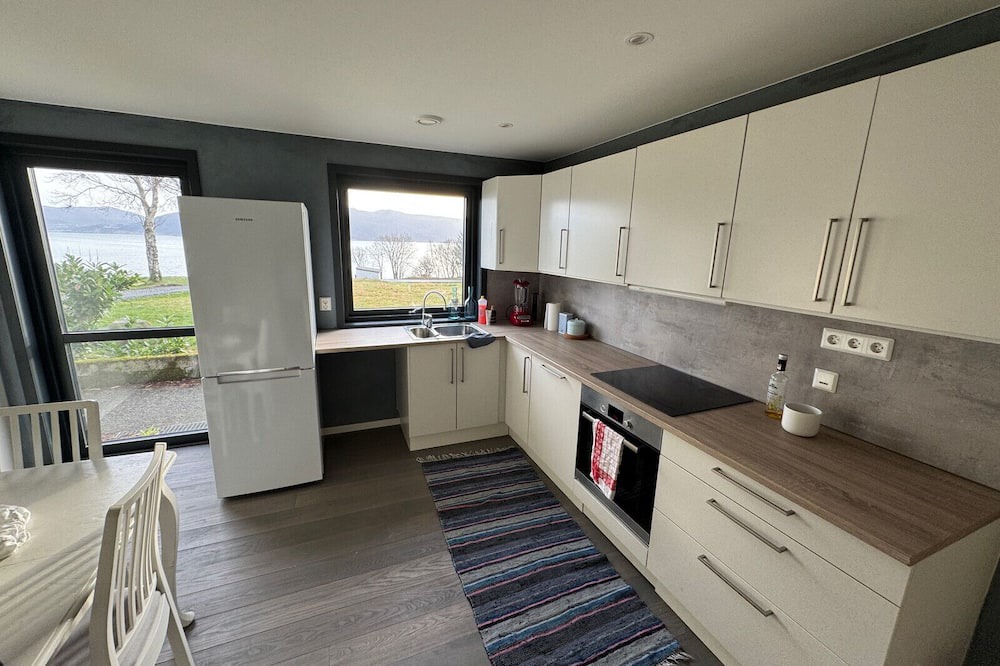 Selje Apartment | Cozy 1-bedroom apartment in delightful Vestland with WiFi