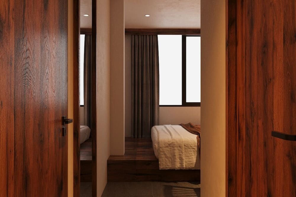 Downtown Ho Chi Minh City Apartment | Bui Vien Luxury Suites-PoolGym&Elevator